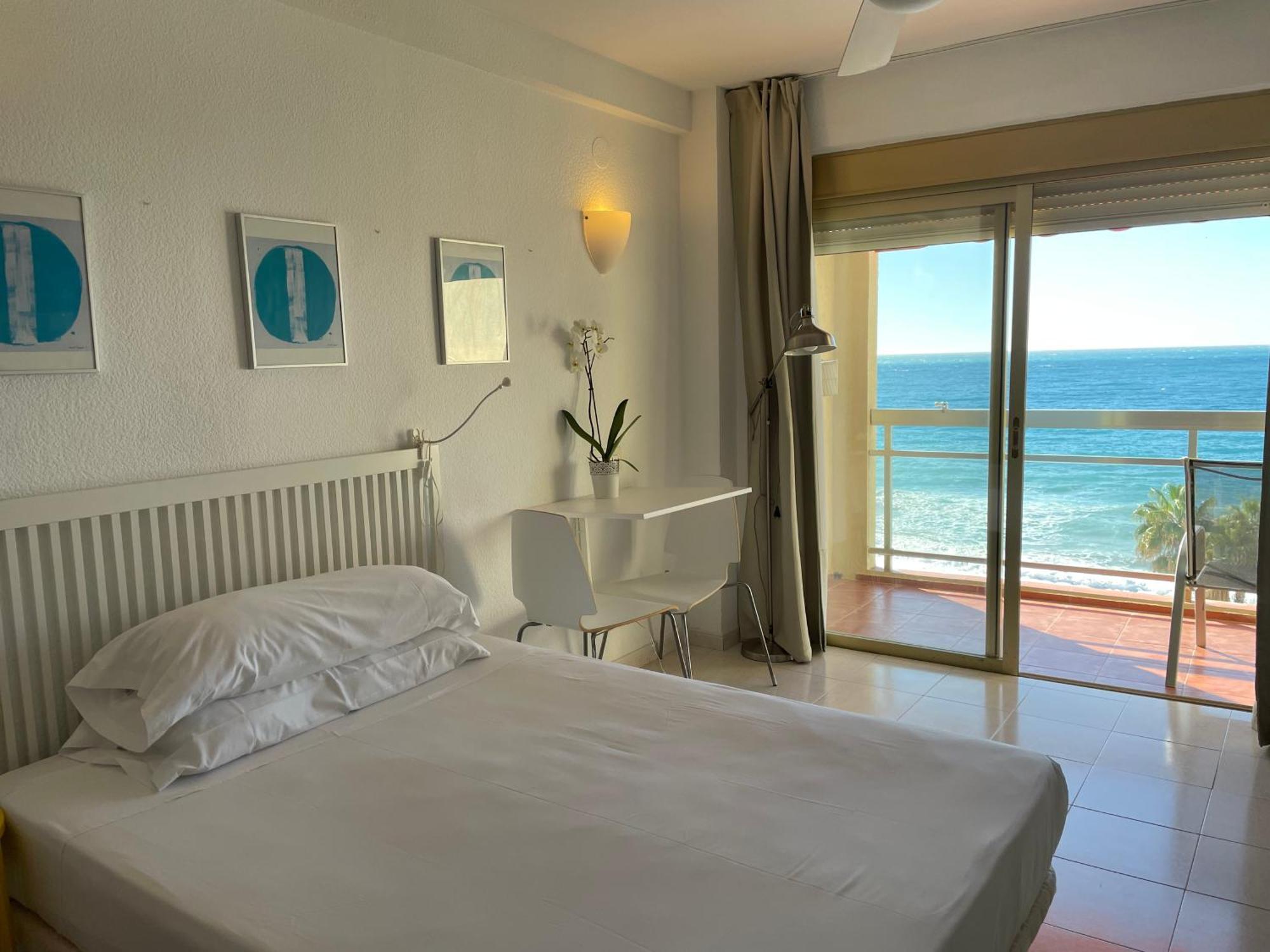Apartahotel Chinasol Con Parking Y Desayuno Almuñécar Εξωτερικό φωτογραφία